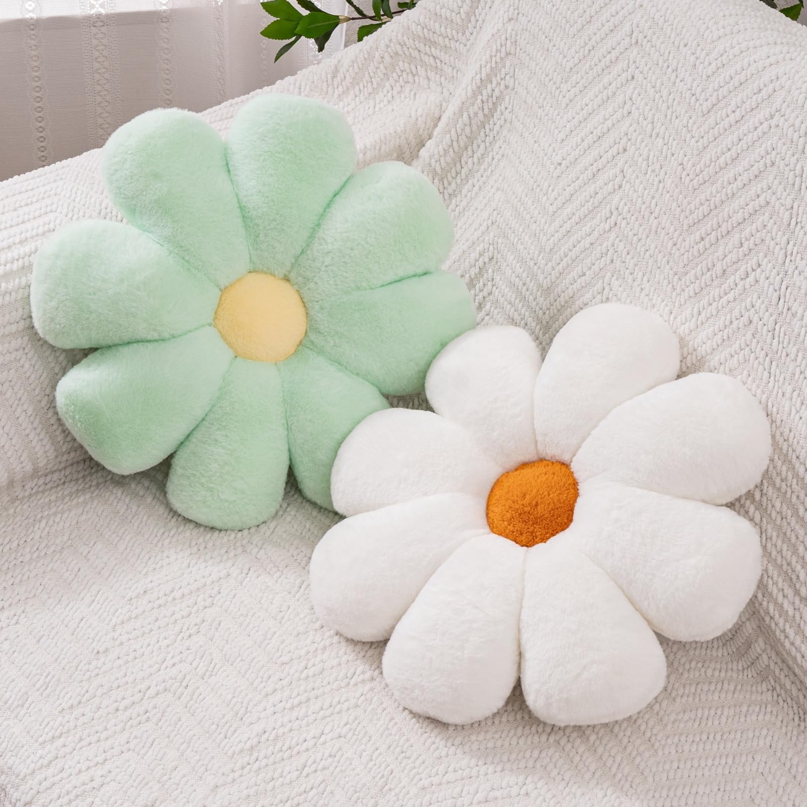 Jznexd 2Pcs Flower Pillow, Green White Daisy Flower Throw Pillows Set, Cute Preppy Room Decor Aesthetic Decorative Throw Pillows